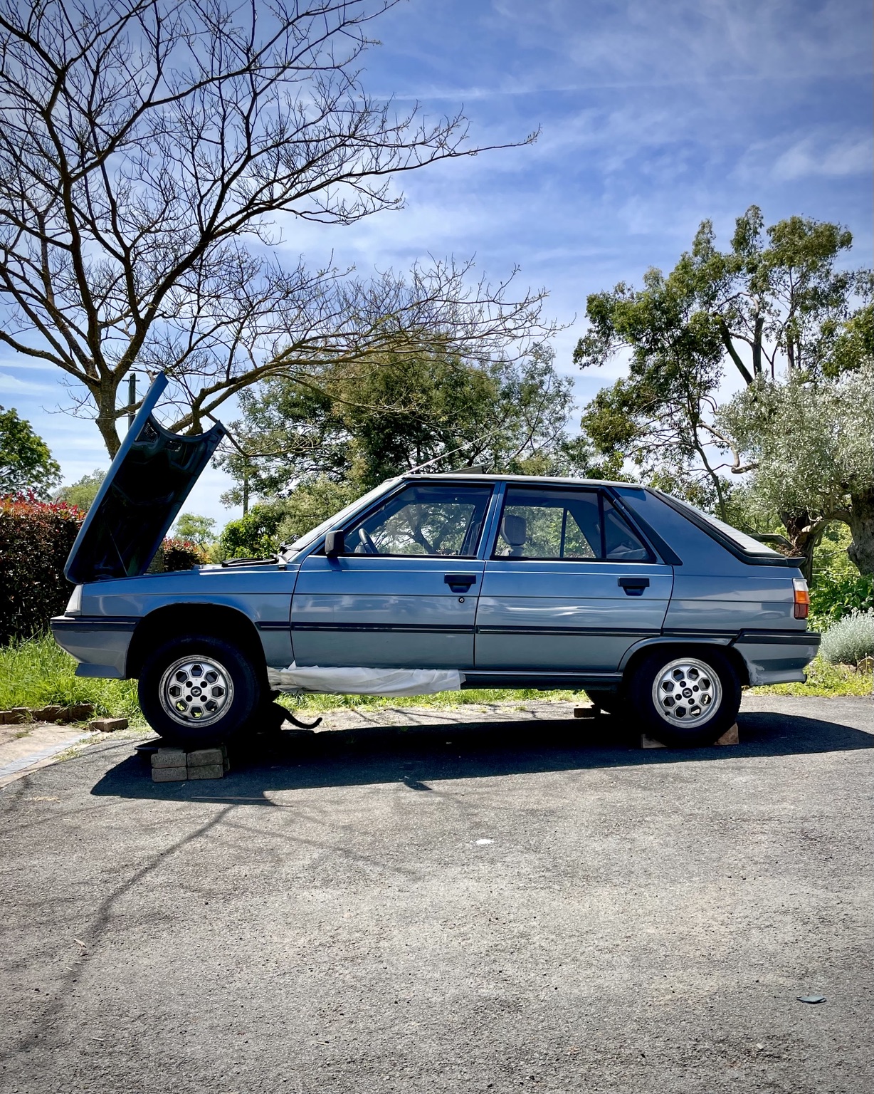 Renault 11 TXE à l'atelier Retropiston